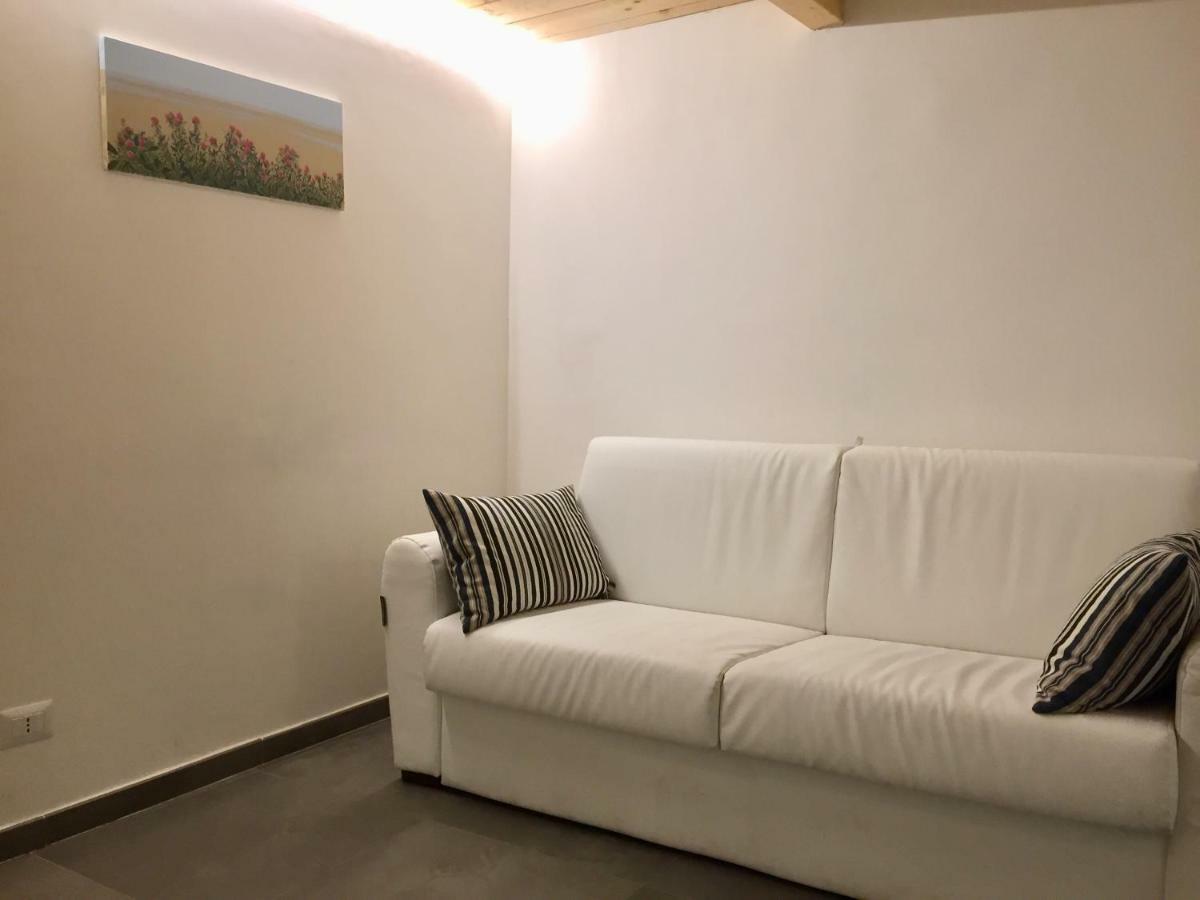 Il Viaggiatore Via Indipendenza 2 加埃塔 外观 照片